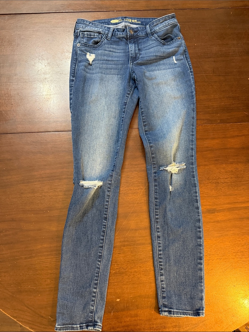Old Navy Rock Star distressed mid-rise skinny jeans Size 6 Ripped Knees